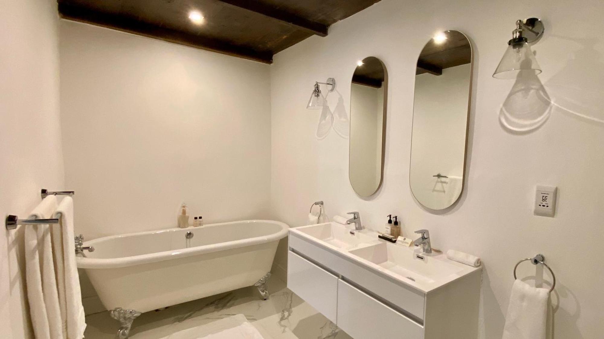 La Paris Estate Hotel Franschhoek Room photo