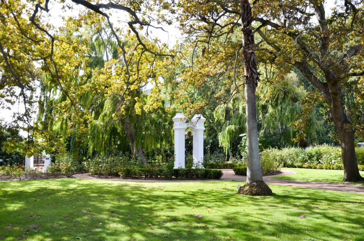 La Paris Estate Hotel Franschhoek Exterior photo